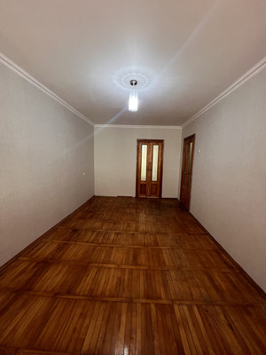 Продам трехкомнатную (3-комн.) квартиру, Ватутина ул, 32, Нальчик г