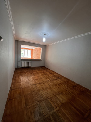 Продам трехкомнатную (3-комн.) квартиру, Ватутина ул, 32, Нальчик г