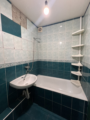 Продам трехкомнатную (3-комн.) квартиру, Ватутина ул, 32, Нальчик г