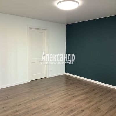Продам трехкомнатную (3-комн.) квартиру, Елагинский пр-кт, 42, Санкт-Петербург г