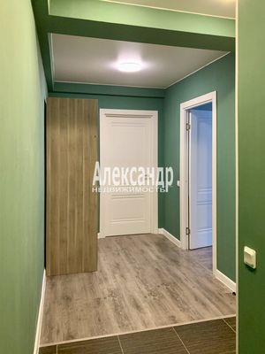 Продам трехкомнатную (3-комн.) квартиру, Елагинский пр-кт, 42, Санкт-Петербург г
