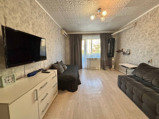 Продам двухкомнатную (2-комн.) квартиру, Добровольского ул, 7, Ростов-на-Дону г