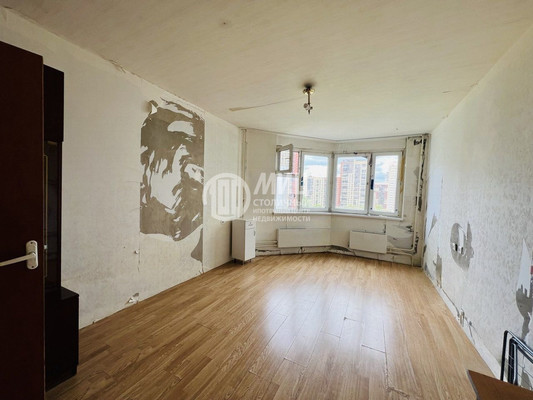 Продам двухкомнатную (2-комн.) квартиру, Совхозная ул, 8ка, Химки г