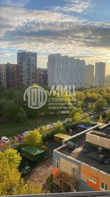 Продам двухкомнатную (2-комн.) квартиру, Совхозная ул, 8ка, Химки г