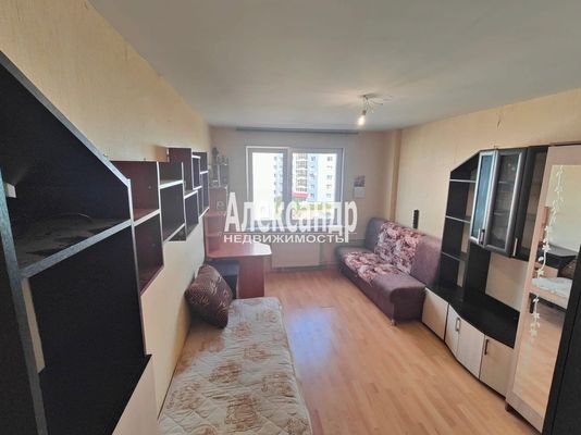 Продам комнату в 4-комн. квартире, Пушкинская ул, 10к2, Шушары п