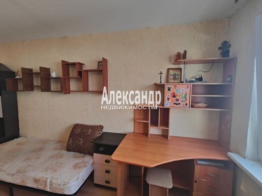 Продам комнату в 4-комн. квартире, Пушкинская ул, 10к2, Шушары п