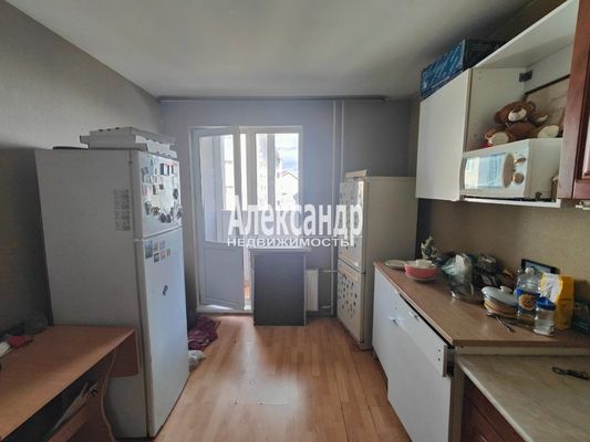 Продам комнату в 4-комн. квартире, Пушкинская ул, 10к2, Шушары п