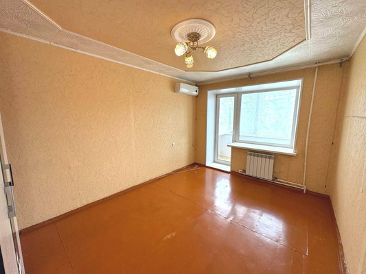 Продам двухкомнатную (2-комн.) квартиру, 2-й Микрорайон ул, 26ка, Эльбан рп