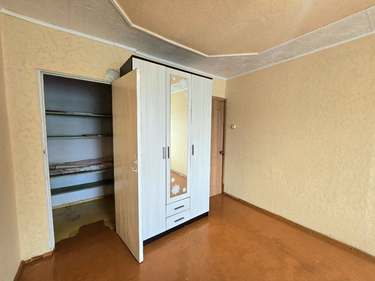 Продам двухкомнатную (2-комн.) квартиру, 2-й Микрорайон ул, 26ка, Эльбан рп