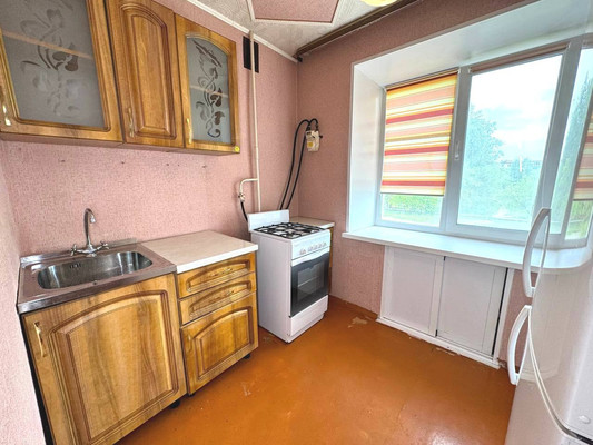 Продам двухкомнатную (2-комн.) квартиру, 2-й Микрорайон ул, 26ка, Эльбан рп