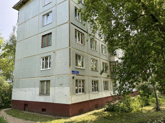 Продам трехкомнатную (3-комн.) квартиру, Дмитровская ул, 21, Базарово д