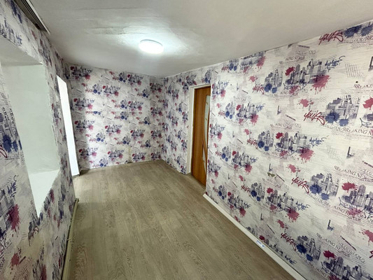 Продам двухкомнатную (2-комн.) квартиру, Краснознаменная ул, 100, Симферополь г
