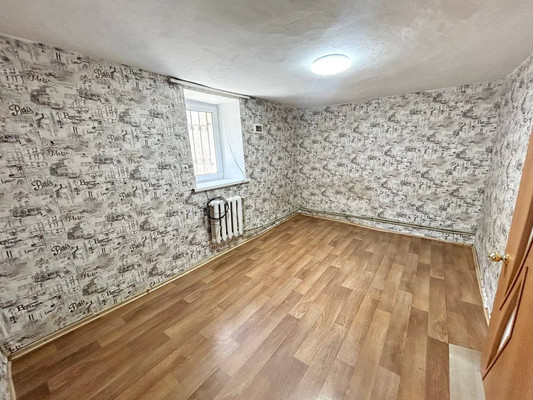 Продам двухкомнатную (2-комн.) квартиру, Краснознаменная ул, 100, Симферополь г