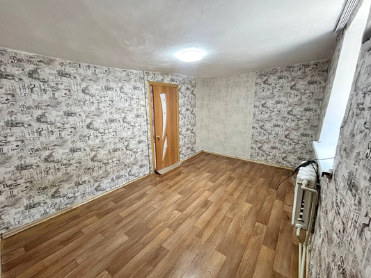 Продам двухкомнатную (2-комн.) квартиру, Краснознаменная ул, 100, Симферополь г