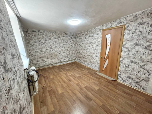 Продам двухкомнатную (2-комн.) квартиру, Краснознаменная ул, 100, Симферополь г