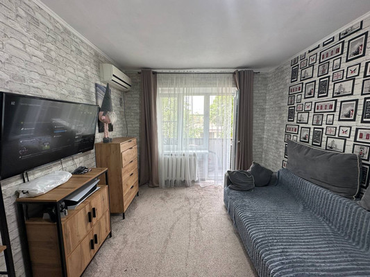 Продам двухкомнатную (2-комн.) квартиру, Красная ул, 146, Кропоткин г