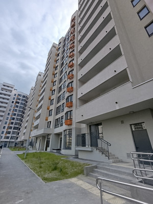 Продам трехкомнатную (3-комн.) квартиру, Высокие Жаворонки мкр, 10, Малые Вязёмы д