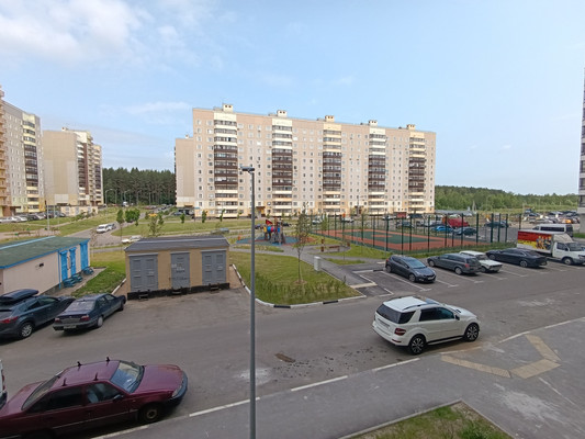 Продам трехкомнатную (3-комн.) квартиру, Высокие Жаворонки мкр, 10, Малые Вязёмы д