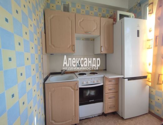 Продам двухкомнатную (2-комн.) квартиру, Молодежная ул, 3, Понтонное п