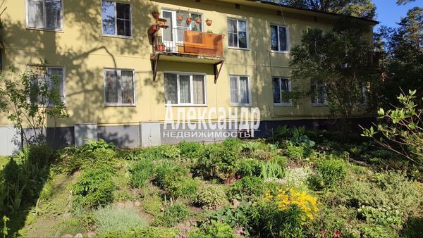 Продам двухкомнатную (2-комн.) квартиру, Молодежная ул, 3, Понтонное п
