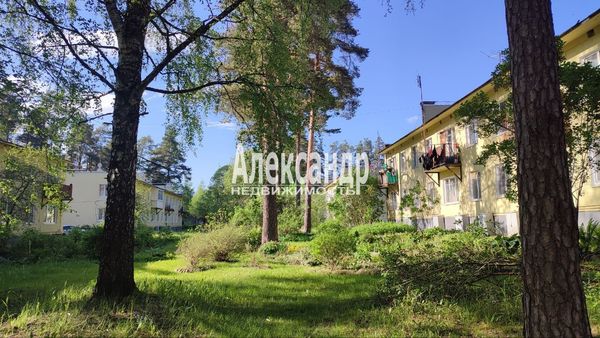 Продам двухкомнатную (2-комн.) квартиру, Молодежная ул, 3, Понтонное п