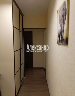 Продам трехкомнатную (3-комн.) квартиру, Кушелевская дор, 3к2, Санкт-Петербург г