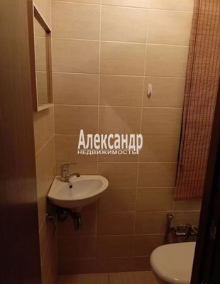 Продам трехкомнатную (3-комн.) квартиру, Кушелевская дор, 3к2, Санкт-Петербург г