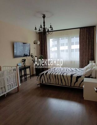 Продам трехкомнатную (3-комн.) квартиру, Кушелевская дор, 3к2, Санкт-Петербург г