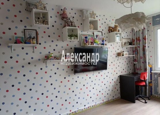 Продам трехкомнатную (3-комн.) квартиру, Кушелевская дор, 3к2, Санкт-Петербург г