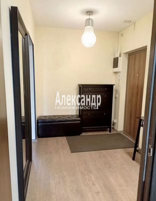 Продам трехкомнатную (3-комн.) квартиру, Кушелевская дор, 3к2, Санкт-Петербург г