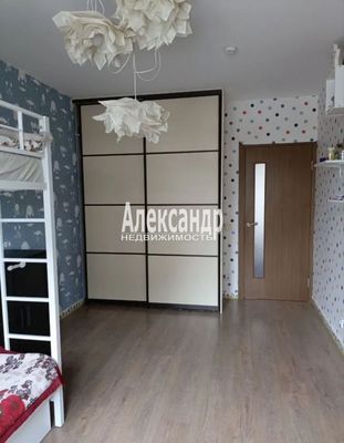 Продам трехкомнатную (3-комн.) квартиру, Кушелевская дор, 3к2, Санкт-Петербург г