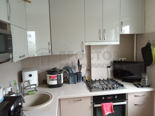 Продам трехкомнатную (3-комн.) квартиру, Московская ул, 14, Чкалово п