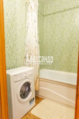 Продам однокомнатную (1-комн.) квартиру, Михаила Дудина ул, 23к1, Парголово п