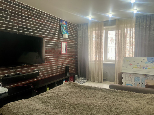 Продам трехкомнатную (3-комн.) квартиру, Шереметьевский проезд, 4, Рязань г