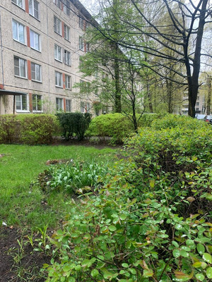 Продам трехкомнатную (3-комн.) квартиру, Павловская ул, 54, Колпино г