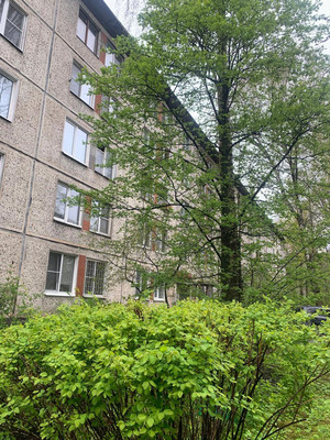 Продам трехкомнатную (3-комн.) квартиру, Павловская ул, 54, Колпино г