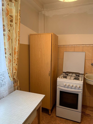 Продам трехкомнатную (3-комн.) квартиру, Павловская ул, 54, Колпино г