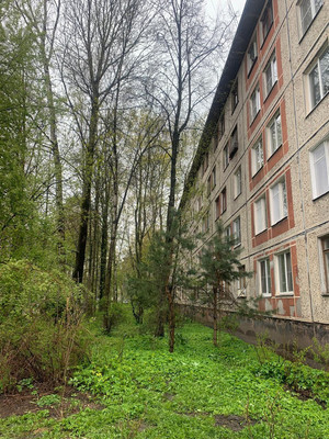 Продам трехкомнатную (3-комн.) квартиру, Павловская ул, 54, Колпино г
