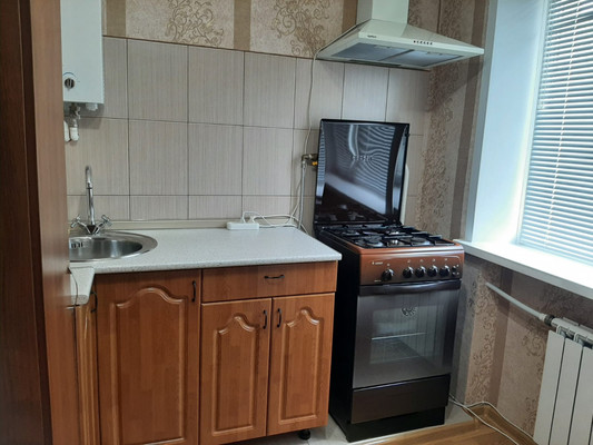 Продам двухкомнатную (2-комн.) квартиру, Калинина ул, 105, Тихорецк г