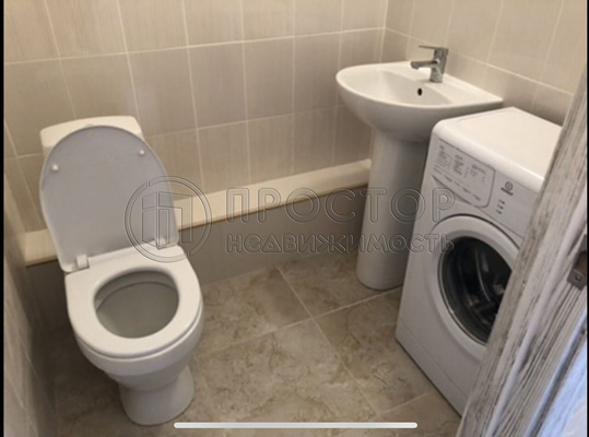 Продам двухкомнатную (2-комн.) квартиру, Производственная ул, 12к2, Москва г