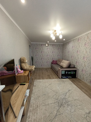 Продам двухкомнатную (2-комн.) квартиру, Одоевского ул, 27, Ишим г