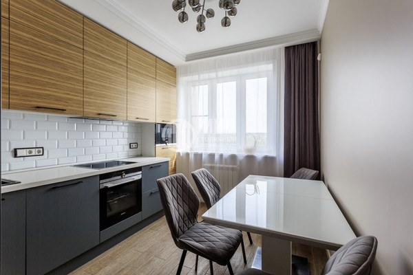 Продам многокомнатную квартиру, Рябиновая ул, 3к3, Москва г
