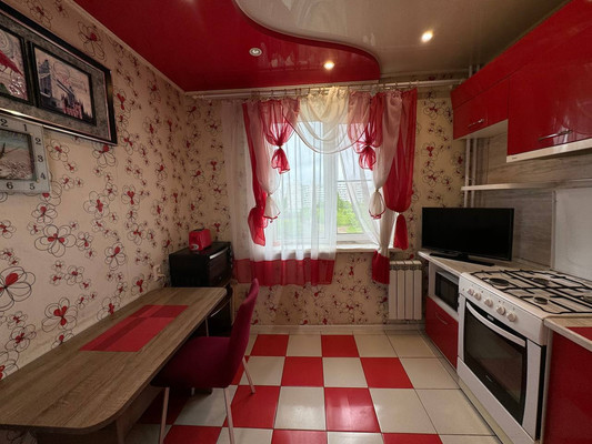 Продам трехкомнатную (3-комн.) квартиру, Московский пр-кт, 6к3, Комсомольск-на-Амуре г