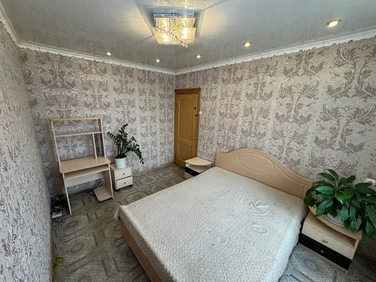 Продам трехкомнатную (3-комн.) квартиру, Московский пр-кт, 6к3, Комсомольск-на-Амуре г
