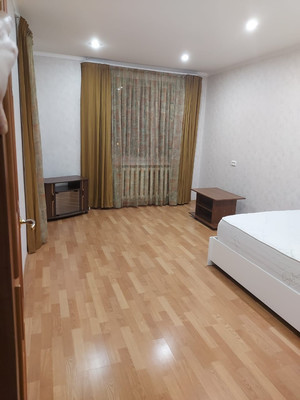 Продам двухкомнатную (2-комн.) квартиру, Богатырский пр-кт, 6, Санкт-Петербург г