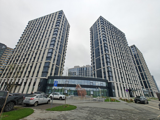 Продам трехкомнатную (3-комн.) квартиру, Сибгата Хакима ул, 62, Казань г