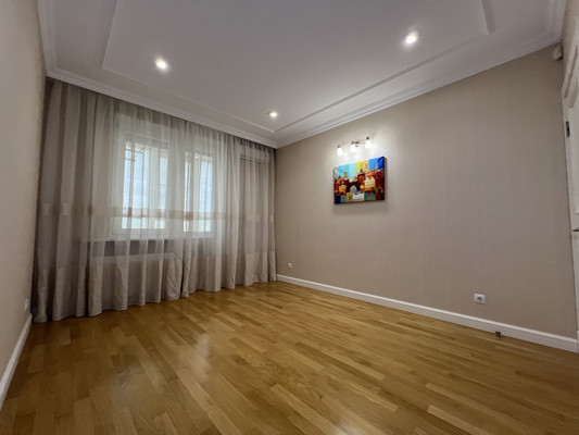 Продам трехкомнатную (3-комн.) квартиру, Казахстанский пер, 19б, Ростов-на-Дону г