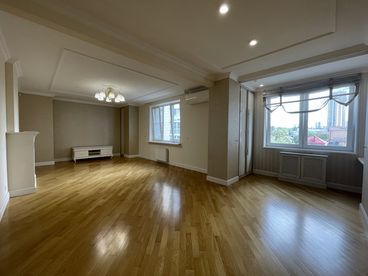 Продам трехкомнатную (3-комн.) квартиру, Казахстанский пер, 19б, Ростов-на-Дону г