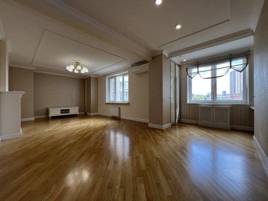 Продам трехкомнатную (3-комн.) квартиру, Казахстанский пер, 19б, Ростов-на-Дону г