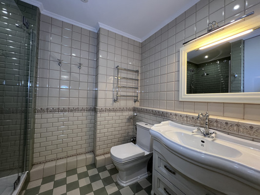 Продам трехкомнатную (3-комн.) квартиру, Казахстанский пер, 19б, Ростов-на-Дону г